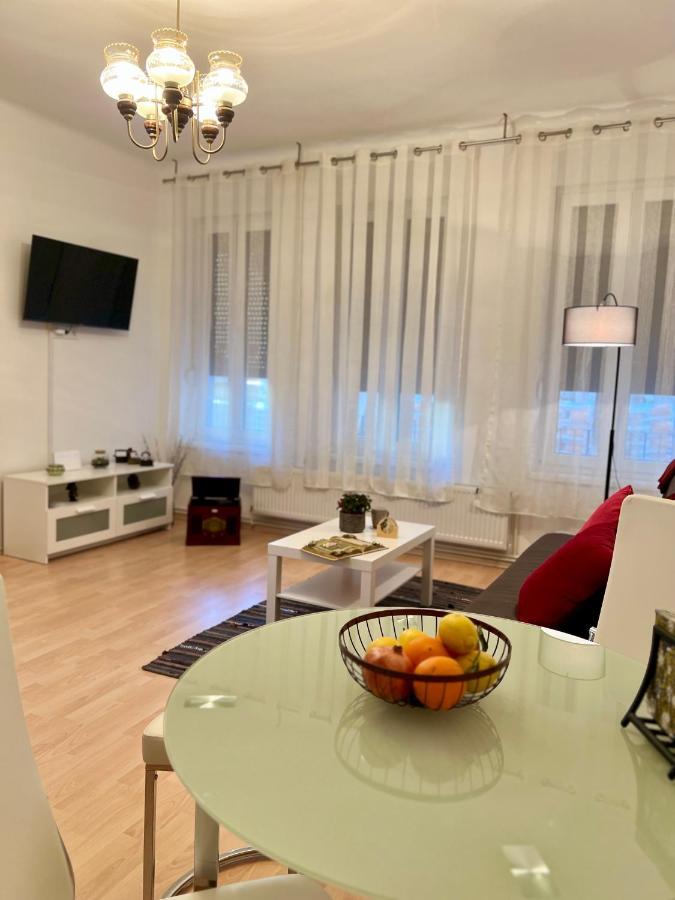 The Downtown Pearl Apartment *